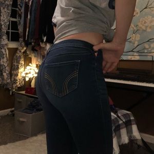 Hollister Low- Rise Dark Blue Skinny Jeans